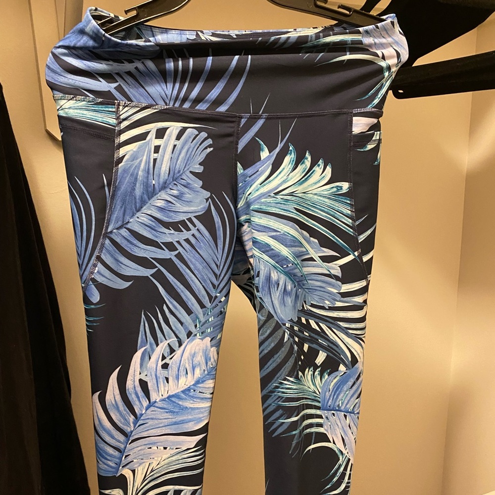 ON LEGGINGS